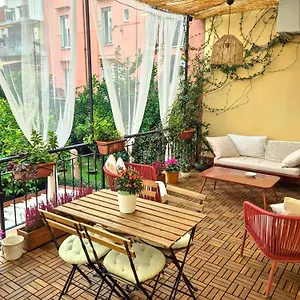 https://ad-un-passo-dal-museo-nitsch.hotels-amalfi.com