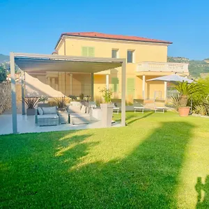 https://villa-sole.hotelitalianriviera.com